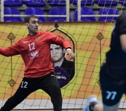 دروازهبان سپاهان: روح ورزش به حضور هواداران وابسته است