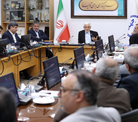 عارف: سهم ۱۶ آذر در پیروزی انقلاب اسلامی بینظیر است