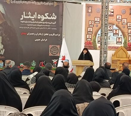 ضرورت آشنایی نسل جوان با اندیشههای امامین انقلاب