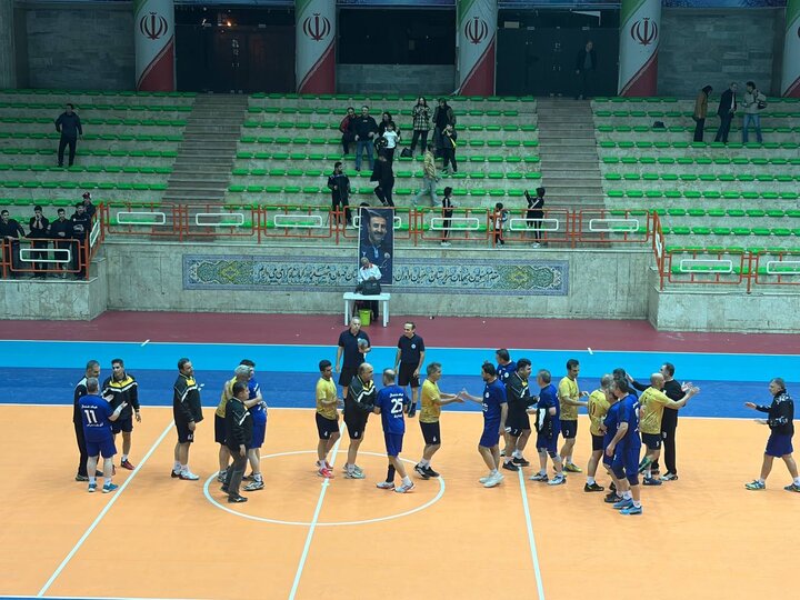 تیم پیشکسوتان هندبال کرمانشاه فینالیست مسابقات قهرمانی کشور شد