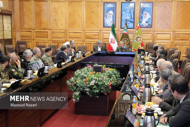دیدار اعضای کمیسیون برنامه و بودجه و محاسبات مجلس شورای اسلامی با فرمانده کل ارتش