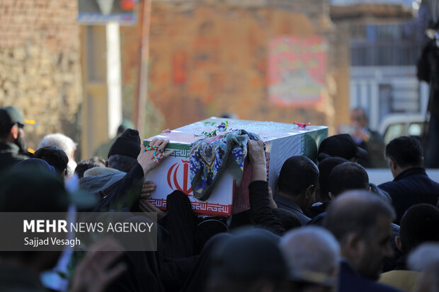 تشییع شهید گمنام در همدان