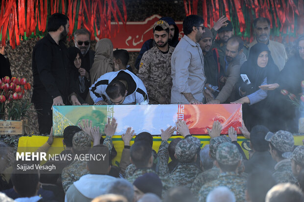 تشییع شهید گمنام در همدان