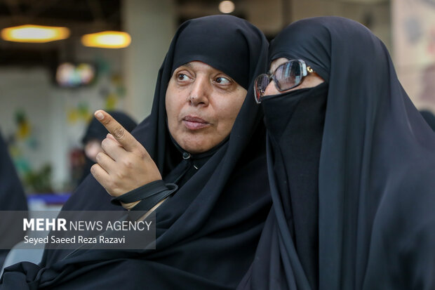 مراسم رونمایی از کتاب «حواسم هست»