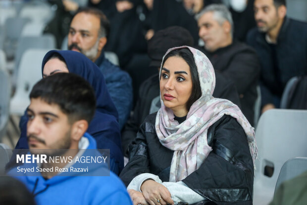 مراسم رونمایی از کتاب «حواسم هست»