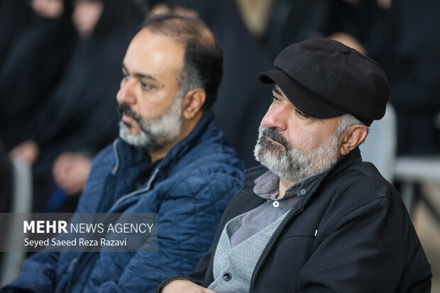 مراسم رونمایی از کتاب «حواسم هست»