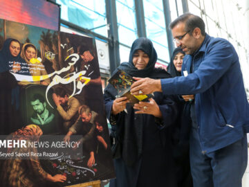 از دعای مادرم سجاد شدم/ رونمایی کتاب را به نام مادرم برگزار کنید