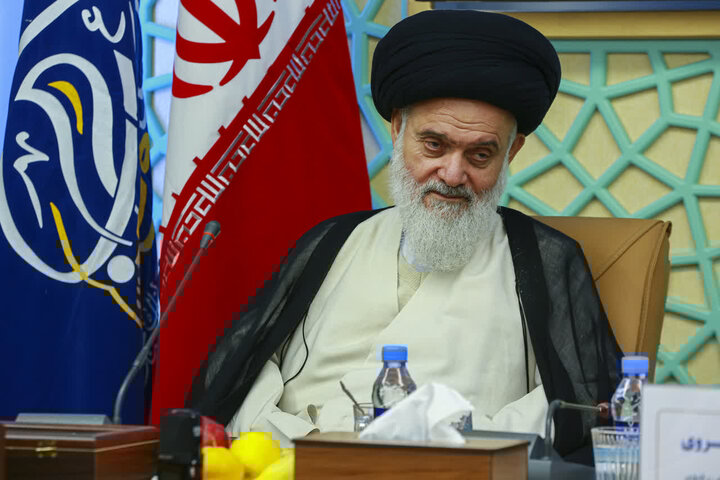 آستان‌های مقدس مأموریت انتقال معارف اهل بیت(ع) به شیعیان جهان را دارند