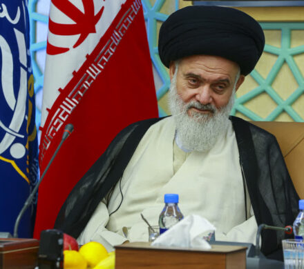 آستانهای مقدس مأموریت انتقال معارف اهل بیت(ع) به شیعیان جهان را دارند