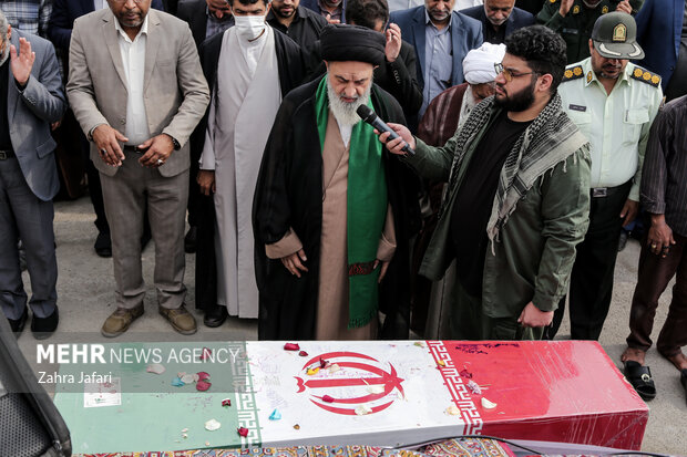 تشییع و تدفین شهید گمنام در دانشگاه فرهنگیان پردیس شهید بهشتی بندرعباس