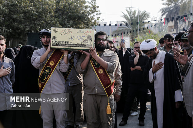 تشییع و تدفین شهید گمنام در دانشگاه فرهنگیان پردیس شهید بهشتی بندرعباس