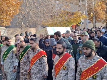 خاکسپاری ۲ شهید گمنام در دیار عالمان؛ وداعی در سوگ حضرت ام‌البنین(س)