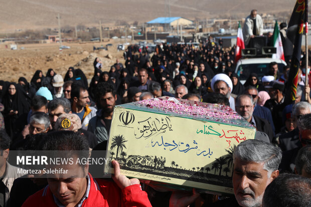 تشییع باشکوه شهید گمنام در روستای سورک