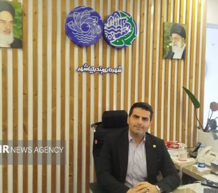 فدایی: خدمت‌رسانی و پاسخ به مطالبات مردم اولویت مدیریت شهری است