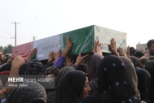 تشییع و تدفین پیکر شهید گمنام هشت سال دفاع مقدس در کرمون