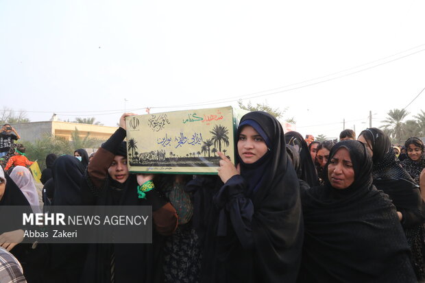 تشییع و تدفین پیکر شهید گمنام هشت سال دفاع مقدس در کرمون