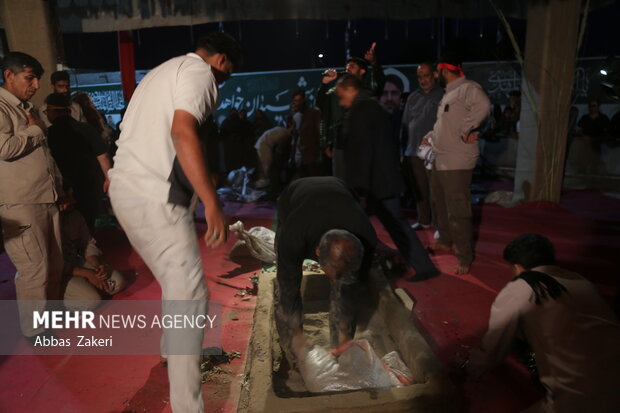 تشییع و تدفین پیکر شهید گمنام هشت سال دفاع مقدس در کرمون