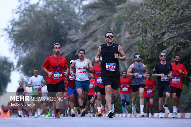 مسابقه دوی ماراتن پنج هزار نفری کیش