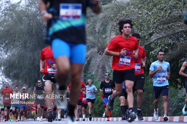 مسابقه دوی ماراتن پنج هزار نفری کیش