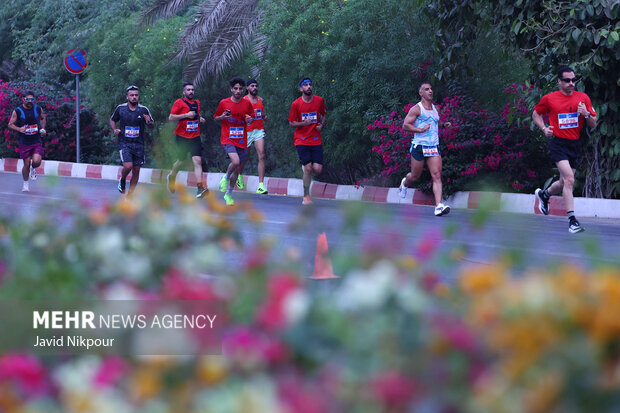 مسابقه دوی ماراتن پنج هزار نفری کیش