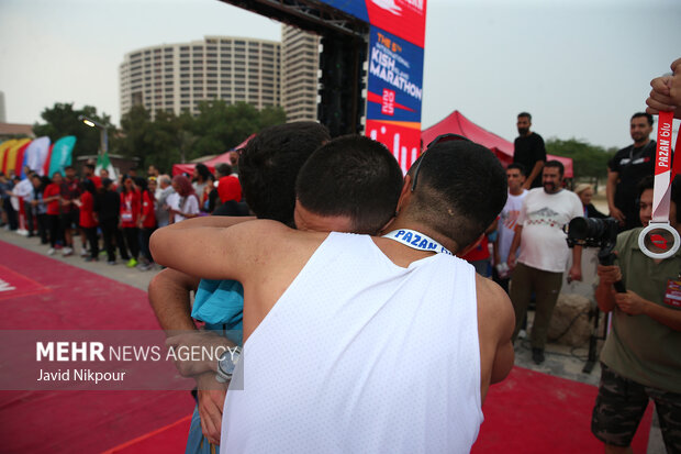 مسابقه دوی ماراتن پنج هزار نفری کیش