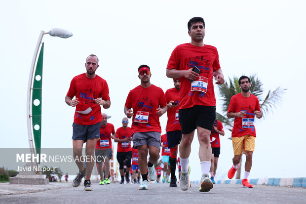 مسابقه دوی ماراتن پنج هزار نفری کیش