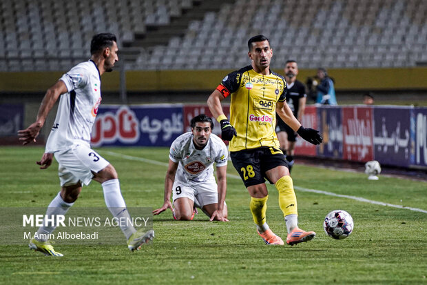 لیگ برتر فوتبال ؛ سپاهان و فجر سپاسی