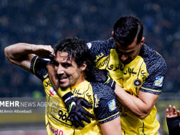 لیگ برتر فوتبال ؛ سپاهان و فجر سپاسی