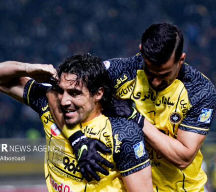 لیگ برتر فوتبال ؛ سپاهان و فجر سپاسی