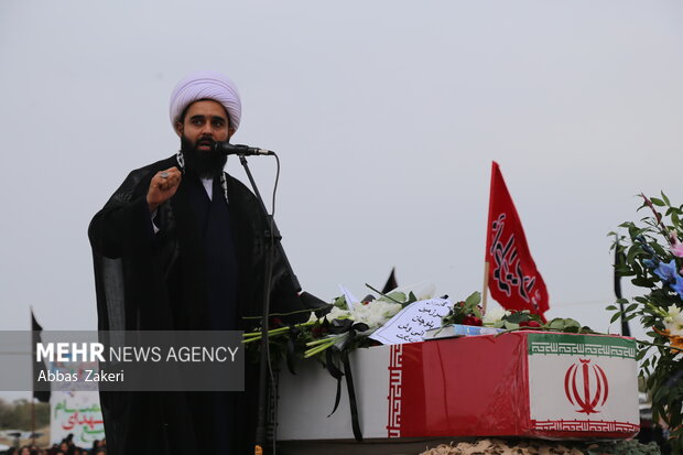 تشییع و خاکسپاری پیکر مطهر شهید گمنام در روستای پالور سیریک