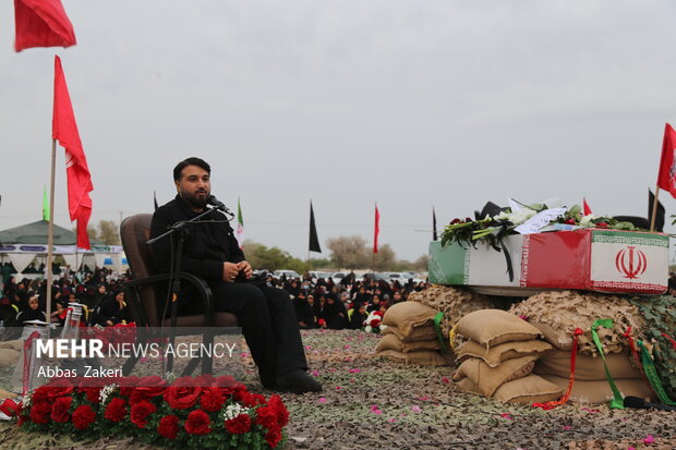 تشییع و خاکسپاری پیکر مطهر شهید گمنام در روستای پالور سیریک