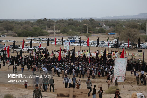 تشییع و خاکسپاری پیکر مطهر شهید گمنام در روستای پالور سیریک