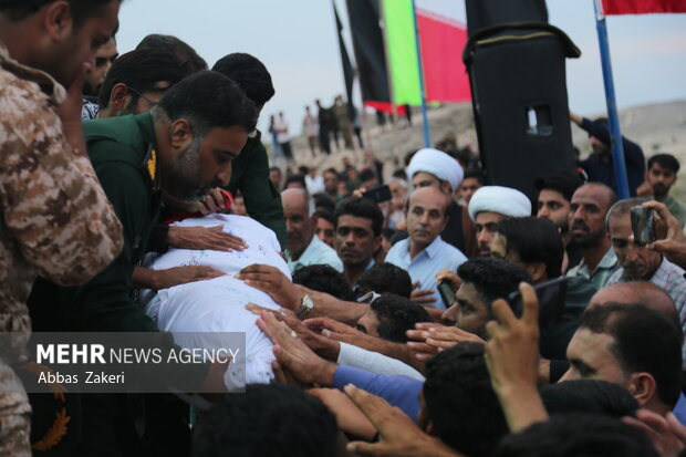 تشییع و خاکسپاری پیکر مطهر شهید گمنام در روستای پالور سیریک