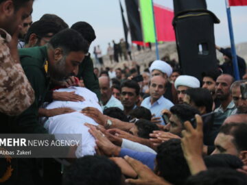 تشییع و خاکسپاری پیکر مطهر شهید گمنام در روستای پالور سیریک