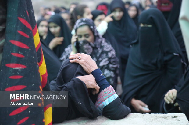 تشییع و خاکسپاری پیکر مطهر شهید گمنام در روستای پالور سیریک