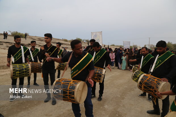 تشییع و خاکسپاری پیکر مطهر شهید گمنام در روستای پالور سیریک