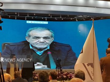 پزشکیان پروژه انتقال آب دریا به فولاد مبارکه را افتتاح کرد