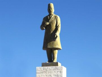 «میرزاحبیب دستان بنی»؛ مترجمی که نخستین نگارنده دستور زبان فارسی بود