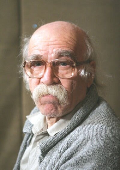 اهل تهران بود، اما «ده شلمرود» را به همه معرفی کرد