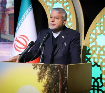 وزیر: گفتمان امام راحل نسخه انسجام ملی و نجات از شکافهای فرهنگی است