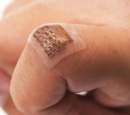 وصله ای که با اتو لباس را هوشمند می کند