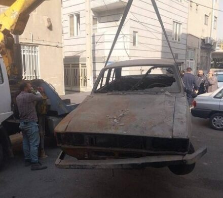 خودروهای فرسوده و رهاشده از معابر منطقه ۱۴ تهران جمعآوری میشوند