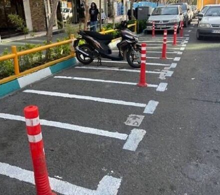 آزادسازی پیادهروهای منطقه ۲ تهران با احداث پارکینگ موتورسیکلتها