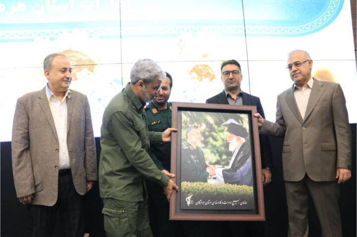 آشوری: خدمت در لباس بسیج مدال افتخار برای بسیجیان است