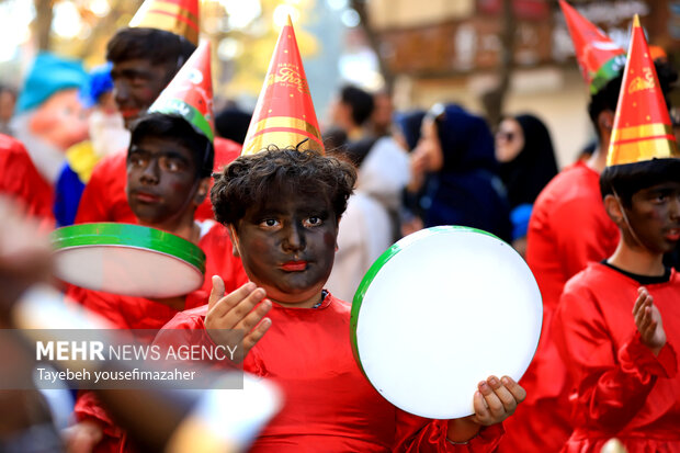 آیین افتتاحیه ۳۰امین جشنواره بین‌المللی تئاتر کودک و نوجوان همدان