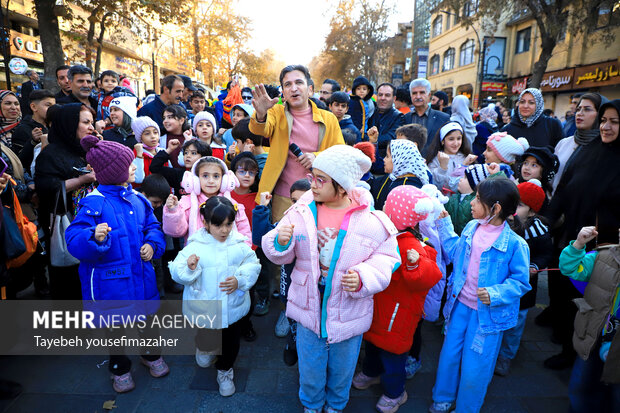 آیین افتتاحیه ۳۰امین جشنواره بین‌المللی تئاتر کودک و نوجوان همدان