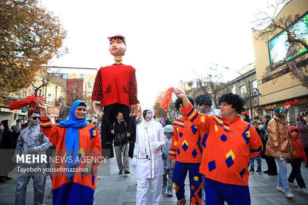 آیین افتتاحیه ۳۰امین جشنواره بین‌المللی تئاتر کودک و نوجوان همدان