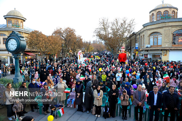 آیین افتتاحیه ۳۰امین جشنواره بین‌المللی تئاتر کودک و نوجوان همدان