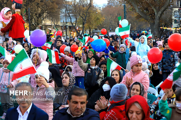 آیین افتتاحیه ۳۰امین جشنواره بین‌المللی تئاتر کودک و نوجوان همدان