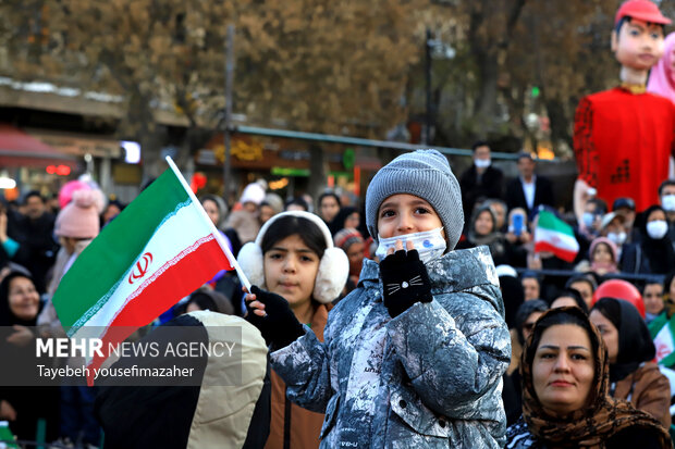 آیین افتتاحیه ۳۰امین جشنواره بین‌المللی تئاتر کودک و نوجوان همدان
